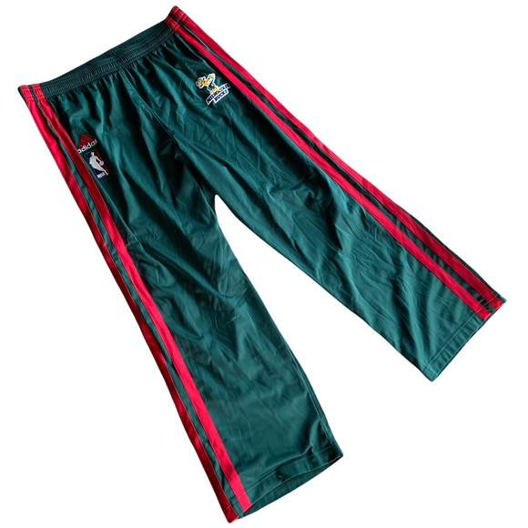 Milwaukee Bucks Adidas - Picture 2 of 3